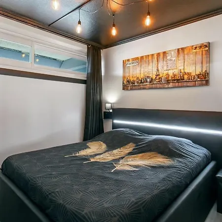 Cafe Loft One-bedroom With Marina & Mont Saint-loup View Feriehus *