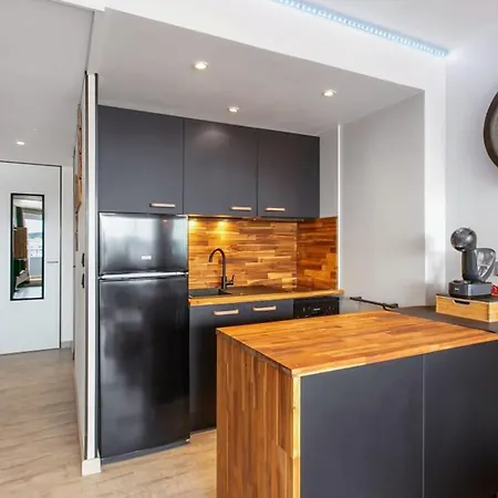 Cafe Loft One-bedroom With Marina & Mont Saint-loup View