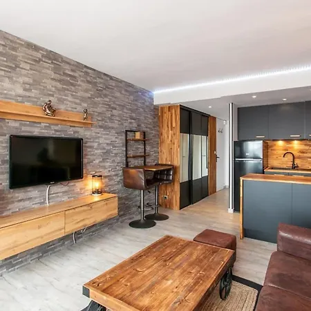 Cafe Loft One-bedroom With Marina & Mont Saint-loup View 度假居